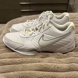 Nike Men’s Sz 11.5 White & Silver Shoes Bball Basketball Sneakers Size 11 1/2